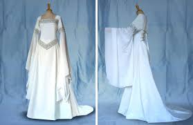 Nun wird das hochzeitskleid von prinzessin diana aus dem jahr 1981 erstmalig im kensington palast ausgestellt. Brautkleid Elfenkleid Mittelalter Herr Der Ringe Calida Etsy