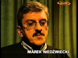 Sprawa ma związek z awanturą wokół radiowej trójki, jaką wywołało zdjęcie z listy przebojów piosenki kazika staszewskiego pt. Marek Niedzwiecki Lista Przebojow 3 Szary Niedzwiedz 1999 Youtube