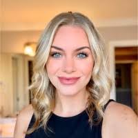 Roxanne Mcbride's Instagram, Twitter & Facebook