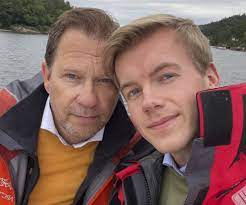 Bjarte hjelmeland — samvittighetsfuld oppdragerinde 04:47. F G130ecgtwwzm