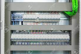 Tom is a long island native who currently resides in the upper west side of new york city. Verdrahtung Sps Steuertafel Mit Drahten Im Schaltschrank Fur Industrielle Maschinenfabrik Lizenzfreie Fotos Bilder Und Stock Fotografie Image 84939783