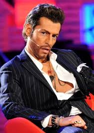 Con il tormentone ti stimo fratello giovanni vernia conquista il pubblico degli arcimboldi di zelig. Zelig Giovanni Vernia Imita Fabrizio Corona 263423 Movieplayer It