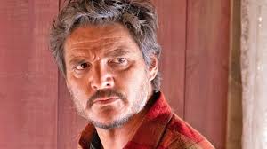 "Foi como conhecer um rei": Pedro Pascal ainda se entusiasma ao falar sobre trabalhar com esse mestre da direção