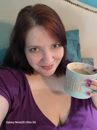 Bianca Irwin's Instagram, Twitter & Facebook