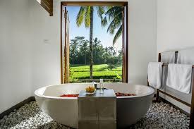 Hotel ini terletak beberapa menit dari museum macan. Hotel Dengan Fasilitas Bathtub Di Bali Bathtub Indonesia