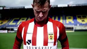 Johan derksen tinkt dat der in kâns is dat cambuur foar it earst yn de histoarje fan de klup winne kin fan feyenoord. Nieuw Uittenue Sc Cambuur In Het Rood Wit Van Vv Leeuwarden Youtube