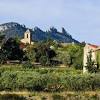 As you approach along the aubignan, the layout of the houses at beaumes de venise give the impression that it is built into a hill. 1