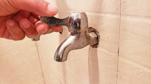 水龙头滴水关不紧 原来动一动这个地方 不花一分钱就能解决 方法一学就会 make it yourself