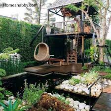 Perpaduan antara kayu dan air di taman kolam minimalis ini bisa membuatmu lebih nyaman bersantai sambil membaca buku di belakang rumah. 5 Trik Dekorasi Taman Cantik Di Lahan Sempit Belakang Rumah Homeshabby Com Design Home Plans Home Decorating And Interior Design