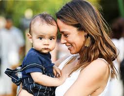 After her trip to india, andreea raicu, a famous romanian model and tv star, realized who she really was and what is her goal in life. Andreea Raicu DezvÄƒluie De Ce La 40 De Ani Nu A NÄƒscut IncÄƒ Un Copil Nu Faci Asta Pentru CÄƒ Toate Prietenele Tale Au Devenit Deja Mame Ea Md