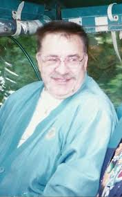 Hi everyone, I was wondering if someone could please help me. This is a  picture of my father, who sadly passed away 🕊️. I would love to use it for  my wedding