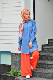 Tesettur Kot Gomlek Modelleri Moda Tesettur Giyim Moda Stilleri Basortusu Modasi Kot Gomlek