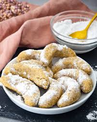 Welcome to the crescent city home depot. Easy German Vanilla Crescent Cookies