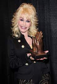 In the clip, the legendary country singer revealed that. Dolly Parton Wikipedia