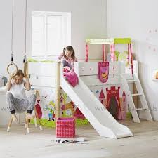 Le lit mi hauteur popsicle est la solution idéale pour les enfants qui ont besoin d espace ou de rangement sous le lit. Epingle Sur Lit Toboggan