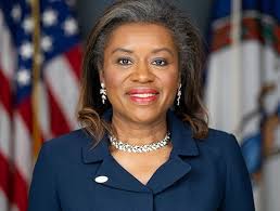 El atractivo Earle-Sears