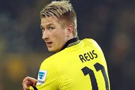 He has a blended and disconnected haircut. Sidecut Marco Reus Haircut