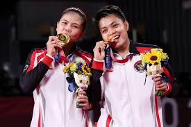 Greysia polii dan rahayu apriyani kembali mencetak sejarah dengan menembus babak final bulutangkis ganda putri olimpiade tokyo 2020. Walazdp1r V Bm