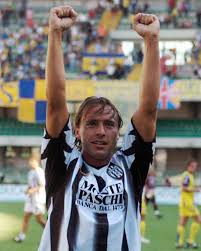 Profesyonel kariyerine 1988 yılında sampdoria kulübünde başladı. Enrico Chiesa