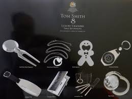 These christmas crackers from hallmark may be value for money at under a tenner, but they're anything but basic. Tom Smith Silver Luxury Christmas Crackers Pack Of 8 Each Containing A Distinctive Surprise Gift Walmart Com Walmart Com