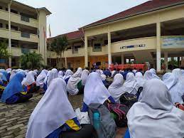 Smk pantai sepang putra terletak di kawasan luar bandar dan mempunyai bilangan guru sebanyak 53 orang dan bilangan murid sebanyak 544 orang. Semestranet Smk Pantai Sepang Putra