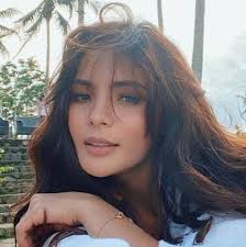 Alexandra Mia Guellen