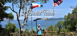Harus melawat ke kundasang tempat kraftangan dan gunung kinabalu juga sebelah malamnya membeli belah. Bukit Tuah Kota Kinabalu Aaz