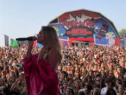 Veja se as estrelas que passaram pela passadeira vermelha dos globos de ouro acertaram! Barbara Bandeira Leva Publico Ao Delirio No Rock In Rio