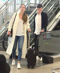 Sie gewann 2008 die french open und führte im gleichen jahr zwölf wochen lang die weltrangliste an. Ana Ivanovic And Bastian Schweinsteiger Arrives At Airport In Sydney Famousfix