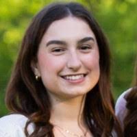 Julia Stratton's Instagram, Twitter & Facebook