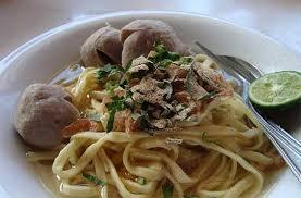 500 gram mie gepang basah (yang biasnya digunakan membuat mie kocok) 250 gram toge siangi. Resep Dan Cara Membuat Mie Kocok Bakso Yang Paling Mantap Dan Nikmat Selerasa Com