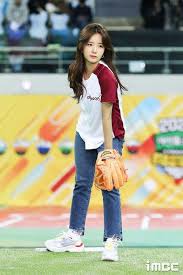 Press Apink Bomi 2020 Idol Star Athletics Championships Pitching Kim Drama