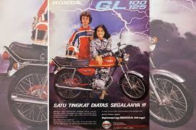 Honda gl100 sendiri baru berhenti diproduksi tahun 1995 dan dijual beriringan dengan gl pro dan gl max untuk mengisi pasar kelas ekonomis. Nostalgia Iklan Lawas Honda Gl100 Dan Gl125 Katanya Bikin Darah Muda Bergejolak Gridoto Com