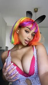 Join Naomi-Berlin Live Sex Chat - Profiles, Reviews, & Porn