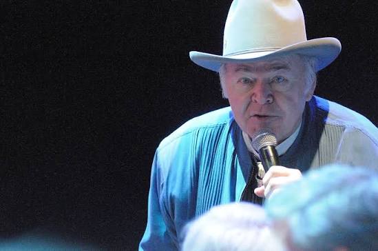 Country Music Legend Roy Clark Dies At 85 - CBS Los Angeles