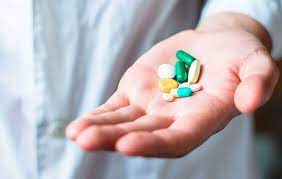 Memuat identitas dokter yang menulis resep, seperti nama dokter, nomor surat izin praktik (sip) dokter, alamat praktik, serta nomor telepon atau tempat praktik dokter memuat identitas pasien, mulai dari nama, jenis kelamin, umur, alamat, hingga nomor telepon pasien. Atarax Obat Apa Dosis Fungsi Efek Samping Dll Hello Sehat