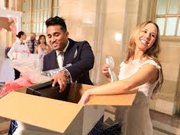 Dec 04, 2017 · read more: The Right And Wrong Ways To Ask For A Cash Gift At Your Wedding