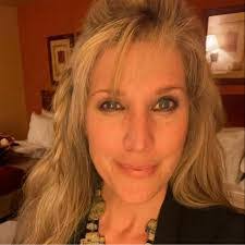 Cynthia Runyon's Instagram, Twitter & Facebook