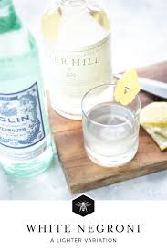 White Negroni Cocktail In 2020 Negroni Cocktails Cocktail Garnish