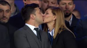 Могут вас заинтересовать:☑ зеленский президент украины. Zhena Zelenskogo Zarazilas Koronavirusom Ia Krasnaya Vesna