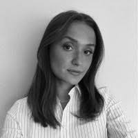 Elsa Khan's Instagram, Twitter & Facebook