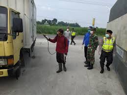 Dukuh adalah sebuah desa yang berada di kecamatan ngadiluwih kabupaten kediri jawa timur. Pabrik Jenggolo Maju Mapan Di Ngadiluwih Pun Juga Di Sterilkan Dari Corona Lintas Daerah News