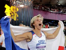 Rozhovory a zajímavosti o českých a zahraničních celebritách. Ceska Spotakova Suverenne Obhajila Olympijske Zlato Sportky Sk