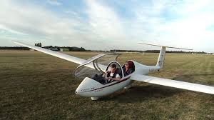 Envie de vous initier à une activité aérienne insolite et de survoler votre région ? Vol En Planeur Vimory Tourisme Loiret