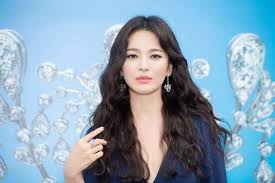 سونغ هي كيو تحذف جميع الصور التي تجمعها مع سونغ جونغ كي من على الامستغرام https ift tt 2stvukh song hye kyo song hye kyo hair song joong ki
