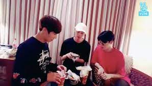 Still, i don't know why i feel . Bts S Jimin Films Jungkook And V Dancing In Their Hotel Hallway To Earn Entry Into Live Show Soompi