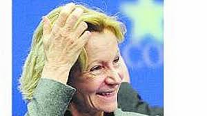 Elena Salgado practica el bikram yoga dos días a la semana