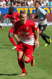 Often seen without a shirt and always has to have a girlfriend to feed. Jonathan Schmid Fussballspieler Wikipedia