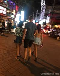 Kalo gak bisa bayar langsung nyebur kali,kalo mau tobat di depannya ada masjid raya,kalo kurang uang tinggal tarik di bca. Nightlife Indonesian Girls In Bali Girls Heavens
