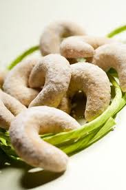 Mix butter and sugar, vanilla sugar, yolks, baking powder and flour. 46 Croatian Cookie Ideas Croatian Recipes Food Croatian Cuisine